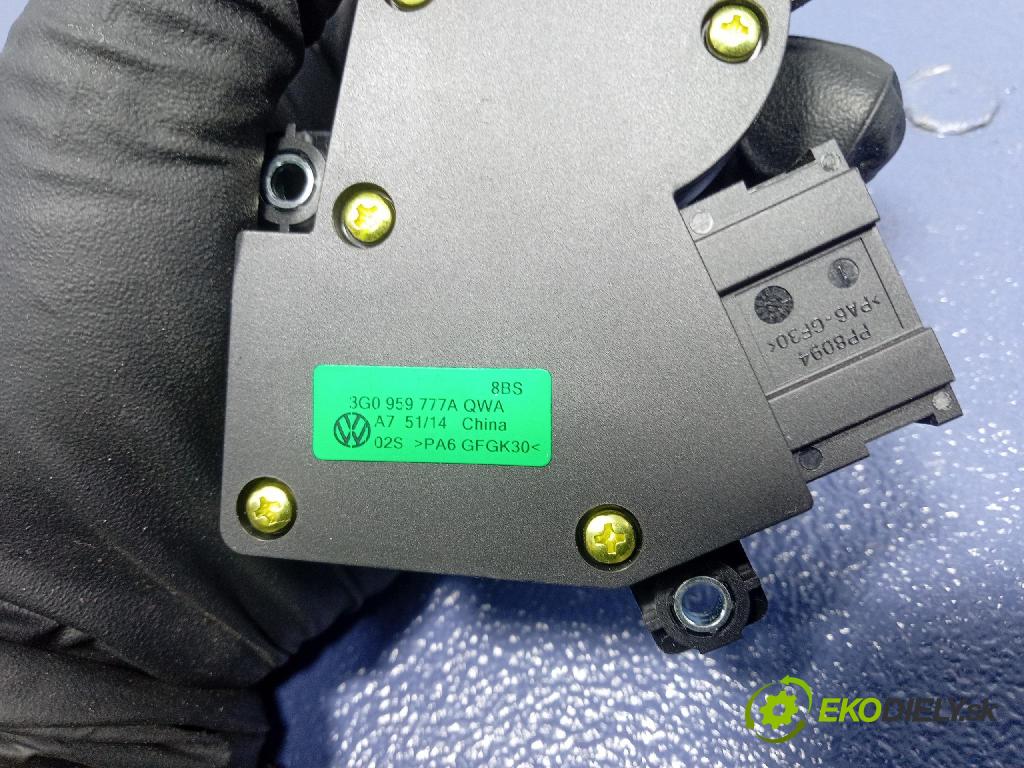 Vw Passat 2015 prepínač Foto: 3G0959777A