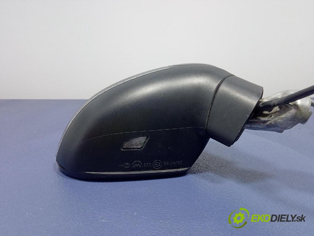 Vw Passat 2015 zrkadlo pravé