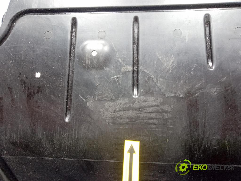 Vw Passat 2015 kryt Plast: podvozek: 5Q0825236P