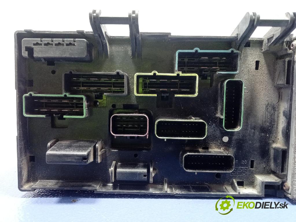 Chrysler Grand voyager 2003 skrinka Poistky: 04727558AC