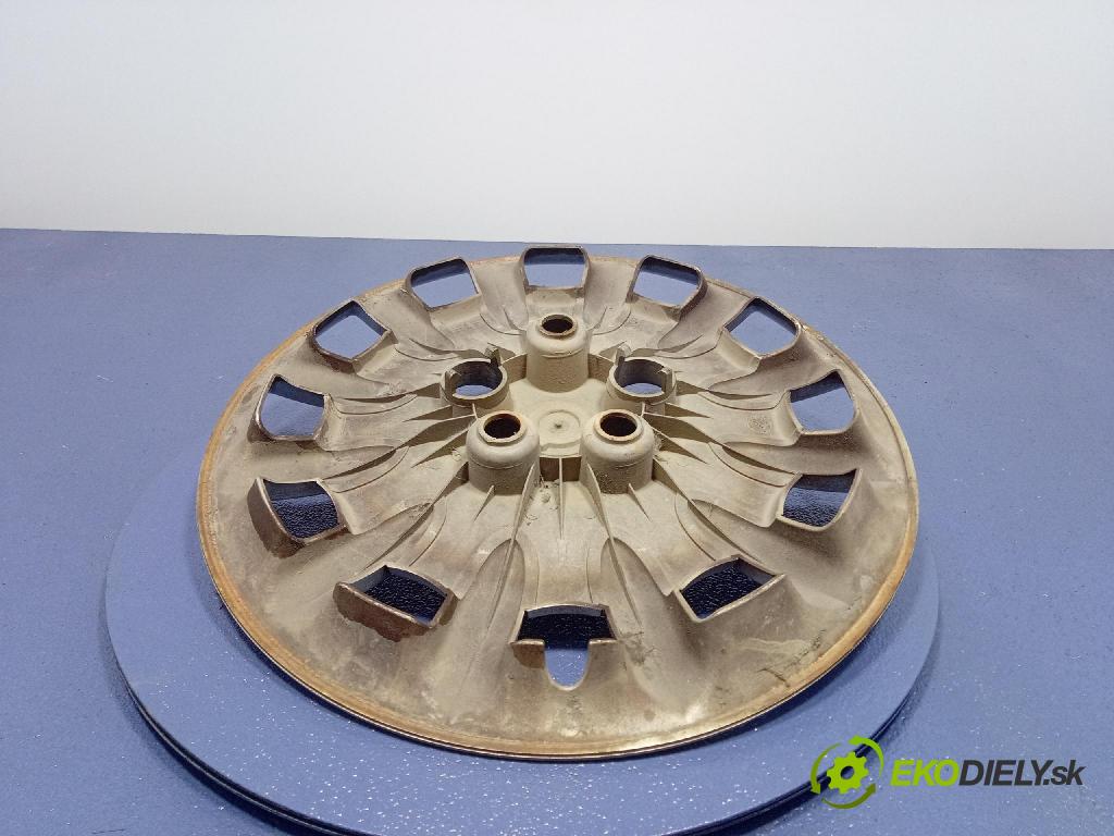 Chrysler Grand voyager 2003 puklica kola: 04862333AA