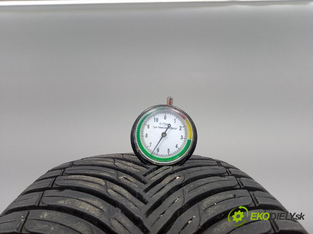 Mercedes B-Klasa 2013 pneumatika Multi-sezóna: 3528705199906