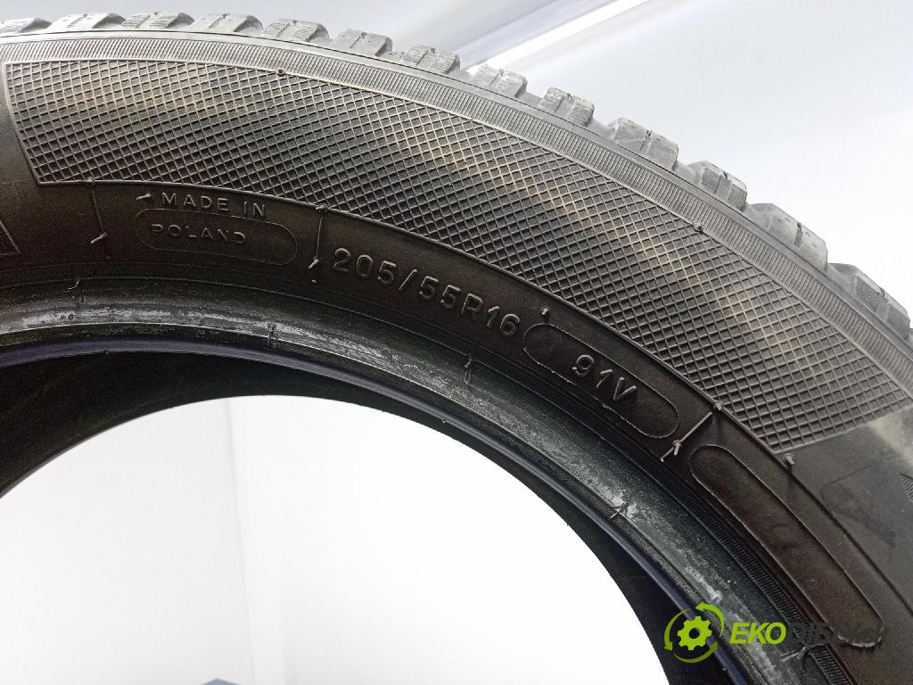 Mercedes B-Klasa 2013 pneumatika Multi-sezóna: 3528705199906