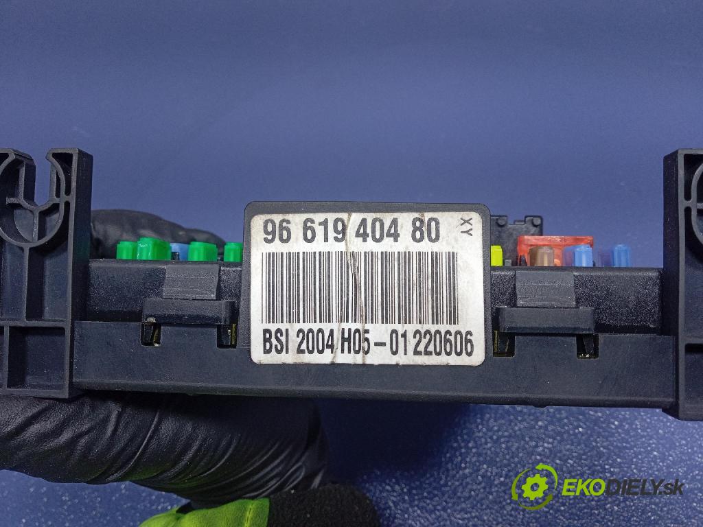 Citroen C4 2006 skrinka Poistky: 9661940480