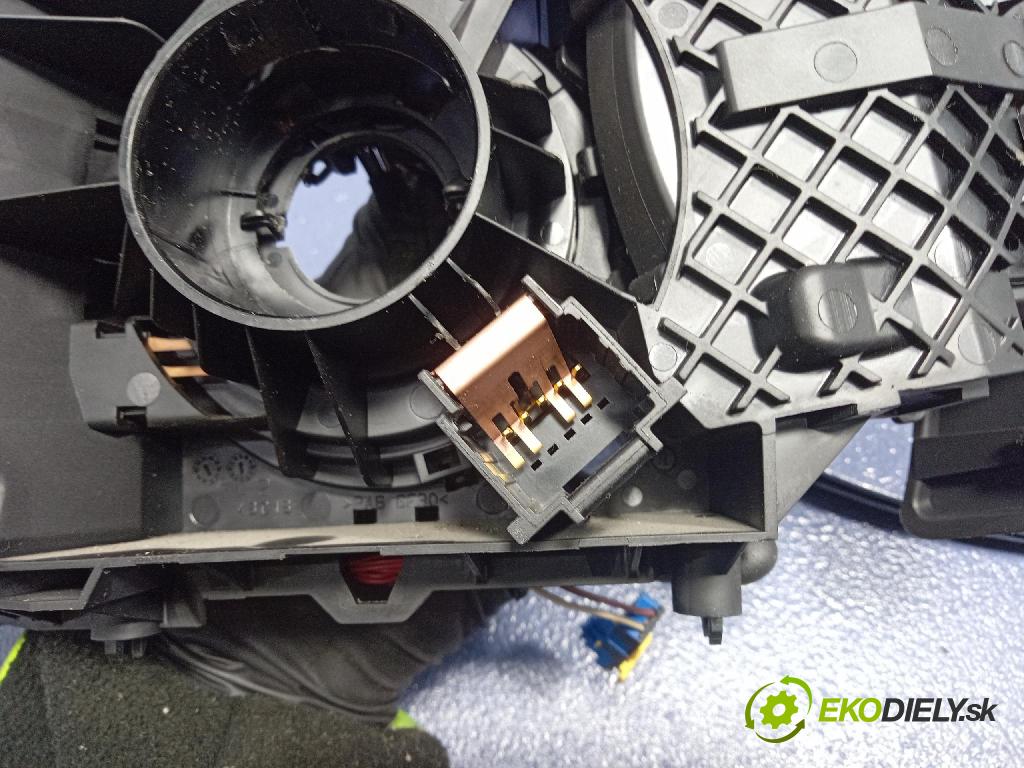 Renault Clio 2005 prepínač Komplex: 8200245438