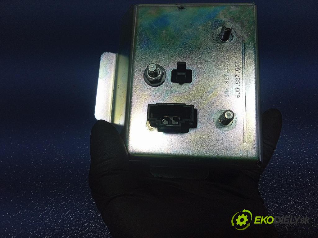 Seat Ibiza 2015 rukoväť Klapky: Zadná: 6j0827565