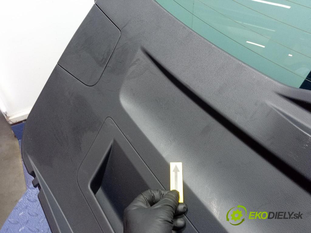 Seat Ibiza 2015 zadní dveře kufra: kufr 