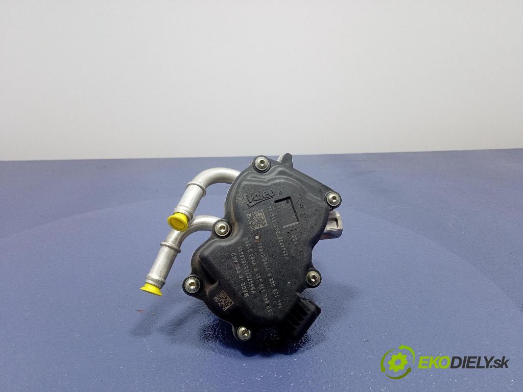 Vw Passat 2015 klapka 04L128059R