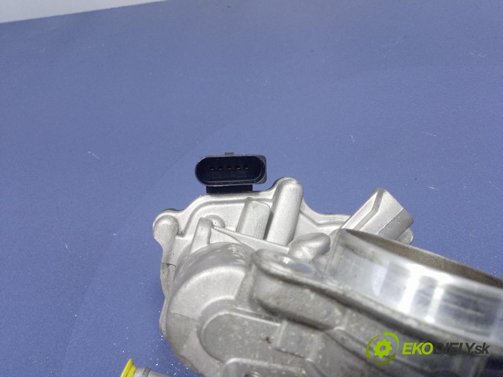 Vw Passat 2015 klapka 04L128059R