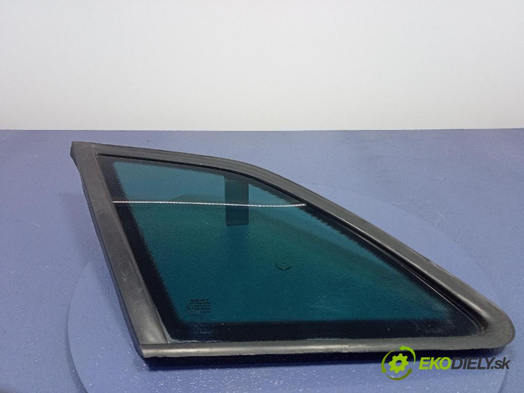 Seat Ibiza 2015 sklo Karosérie: Zad:
