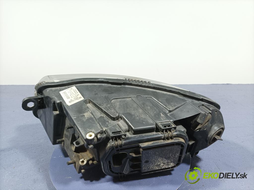 Audi A6 2007 světlo v pravo: 4F0941004A