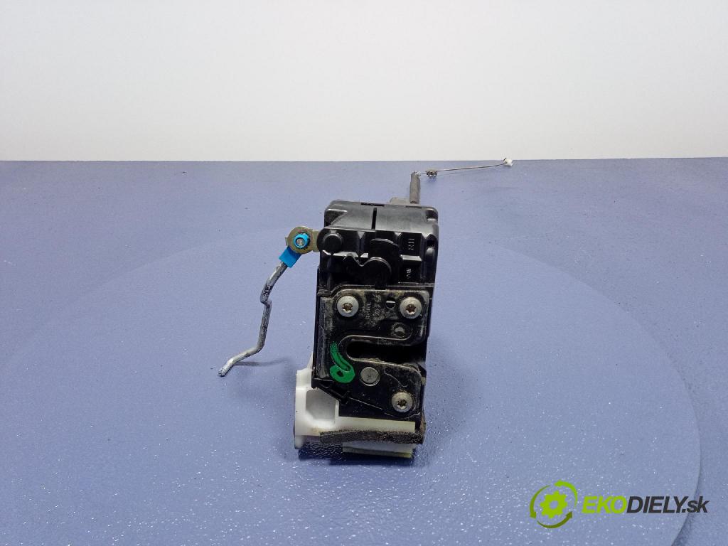 Hyundai I20 2009 zámek dveře před v pravo: 813201J200