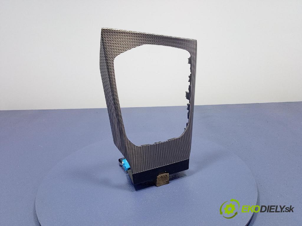 Bmw Seria 3 2019 Tunel: Střední: 8076602