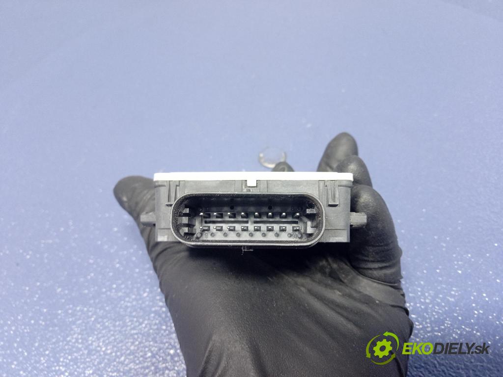 Bmw Seria 3 2019 Radar: 7915643