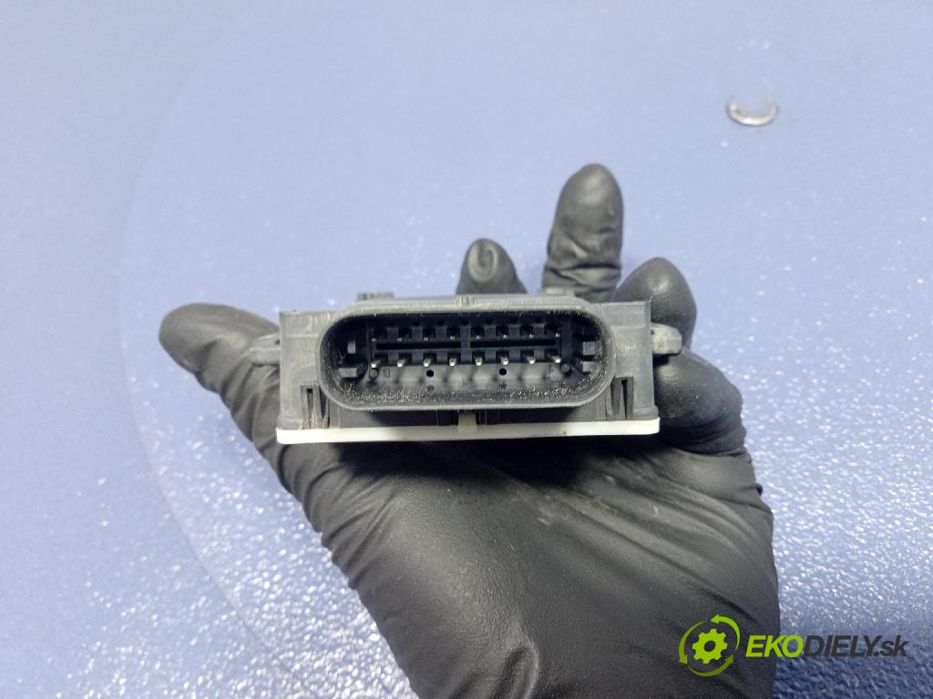 Bmw Seria 3 2019 Radar: 7915643