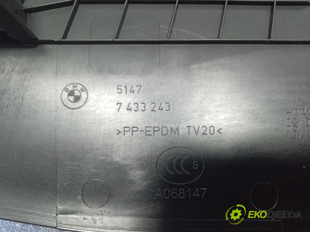 Bmw Seria 3 2019 kryt Plast: Interiéry: 7433243