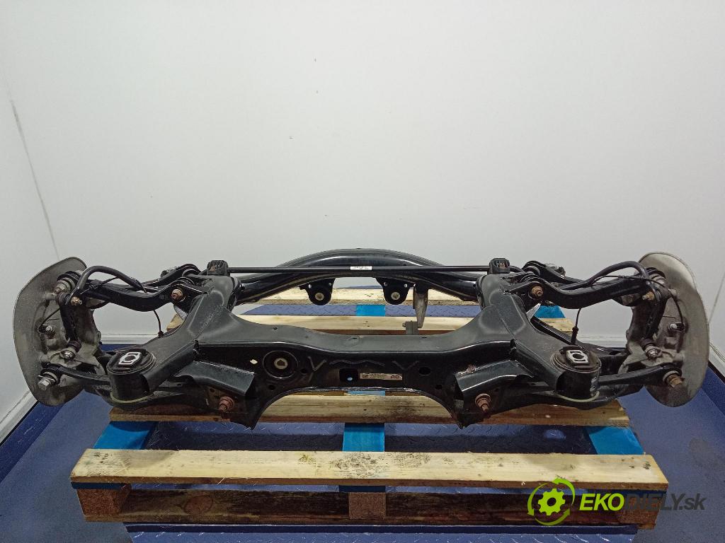 Bmw Seria 3 2019 výztuha Pozastavenia: Zad: 6876541
