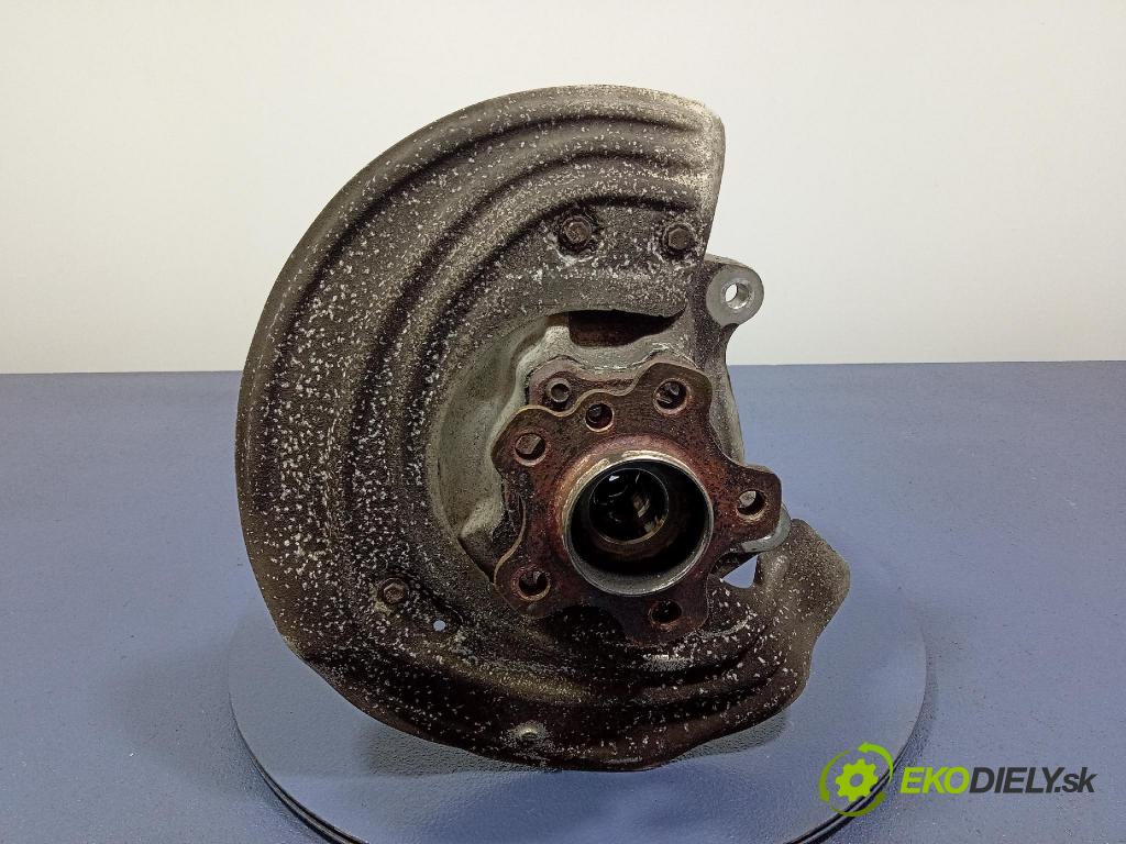 Bmw Seria 3 2019 náboj levá 6878611