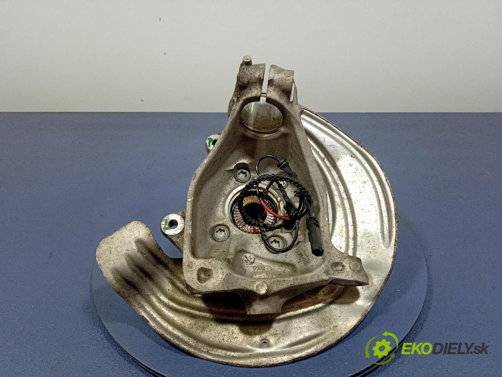 Bmw Seria 3 2019 náboj levá 6878611