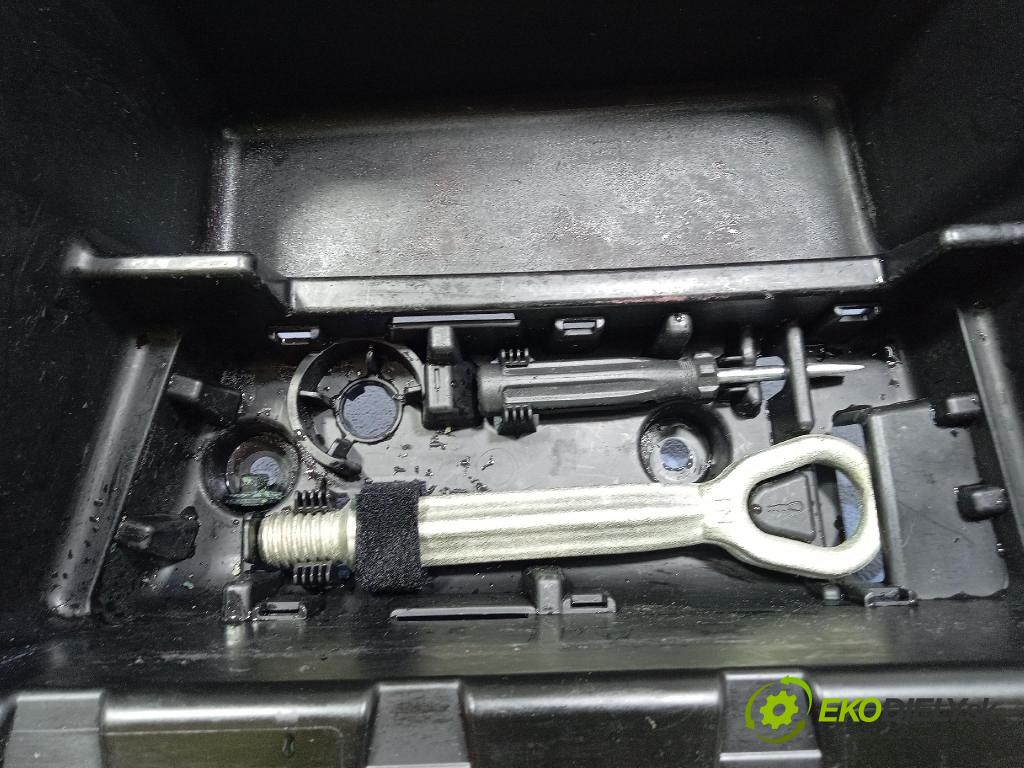 Bmw Seria 3 2019 kastlík 7438306