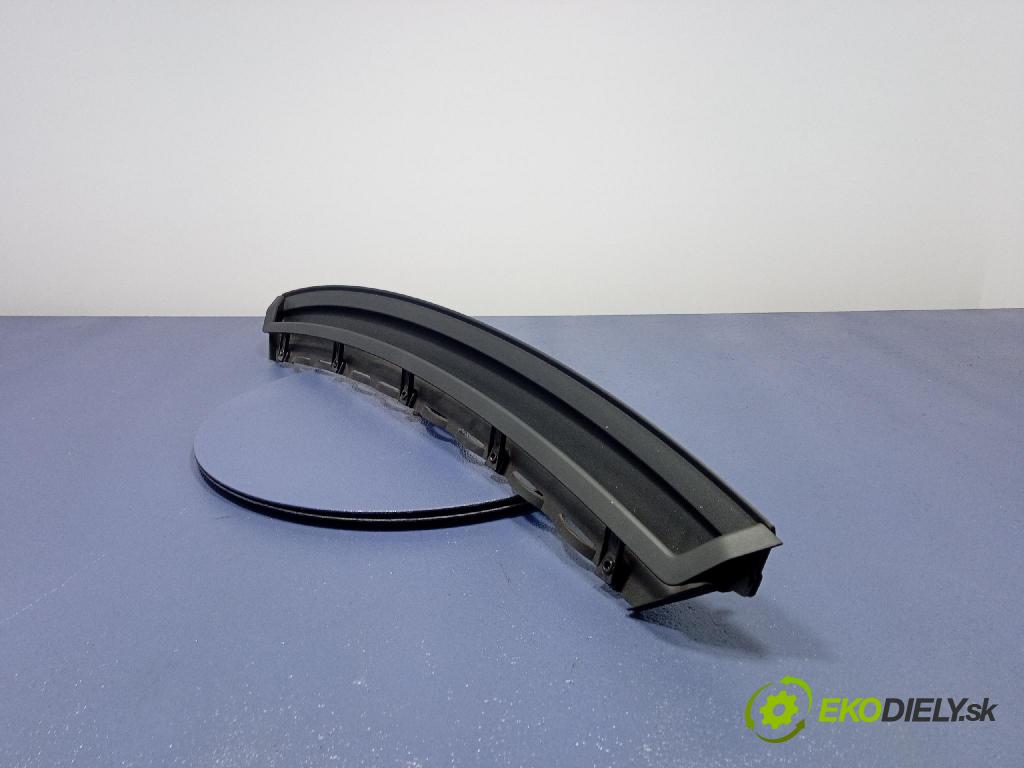 Bmw Seria 3 2019 kryt Plast: Interiéry: 7433287