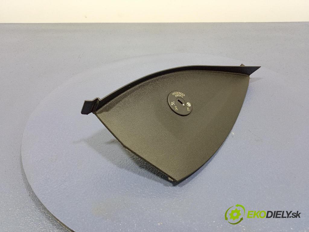 Bmw Seria 3 2019 kryt Plast: Interiéry: 6805560