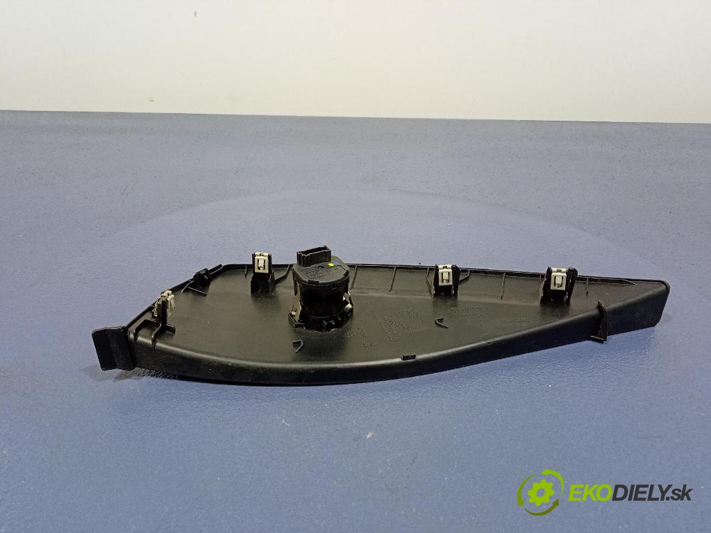 Bmw Seria 3 2019 kryt Plast: Interiéry: 6805560
