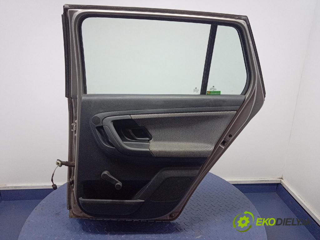 Skoda Fabia 2012 dveře Zad: prave