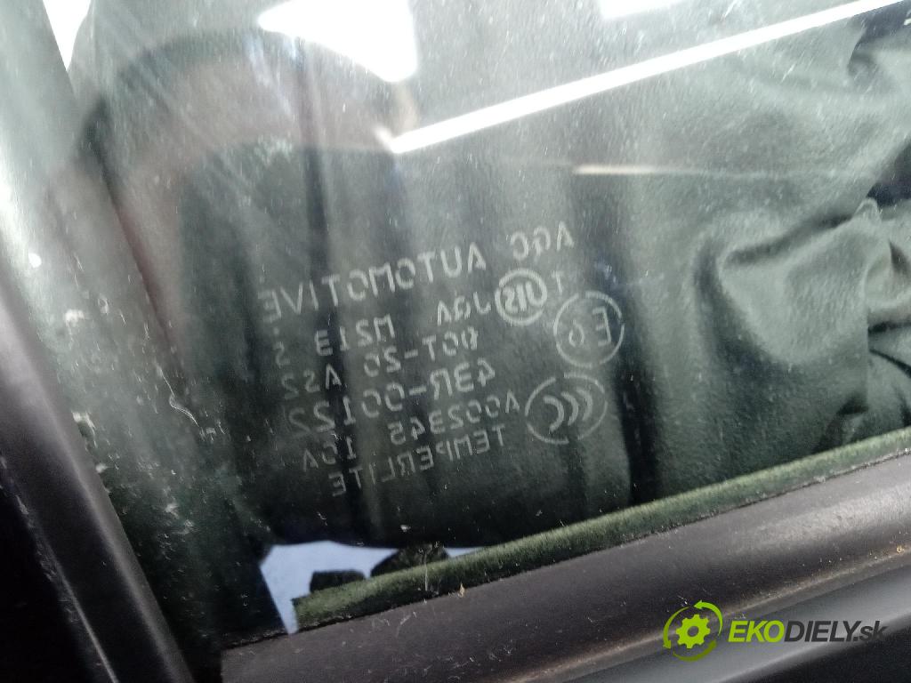Mitsubishi Asx 2011 dveře Zad: prave