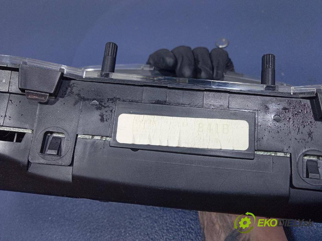 Skoda Octavia 2004 prístrojovka/ budíky 1U0920841B