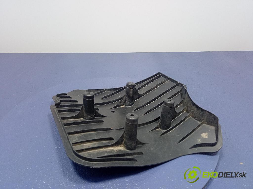 Bmw Seria 3 2019 kryt Plast: podvozek: 6876804