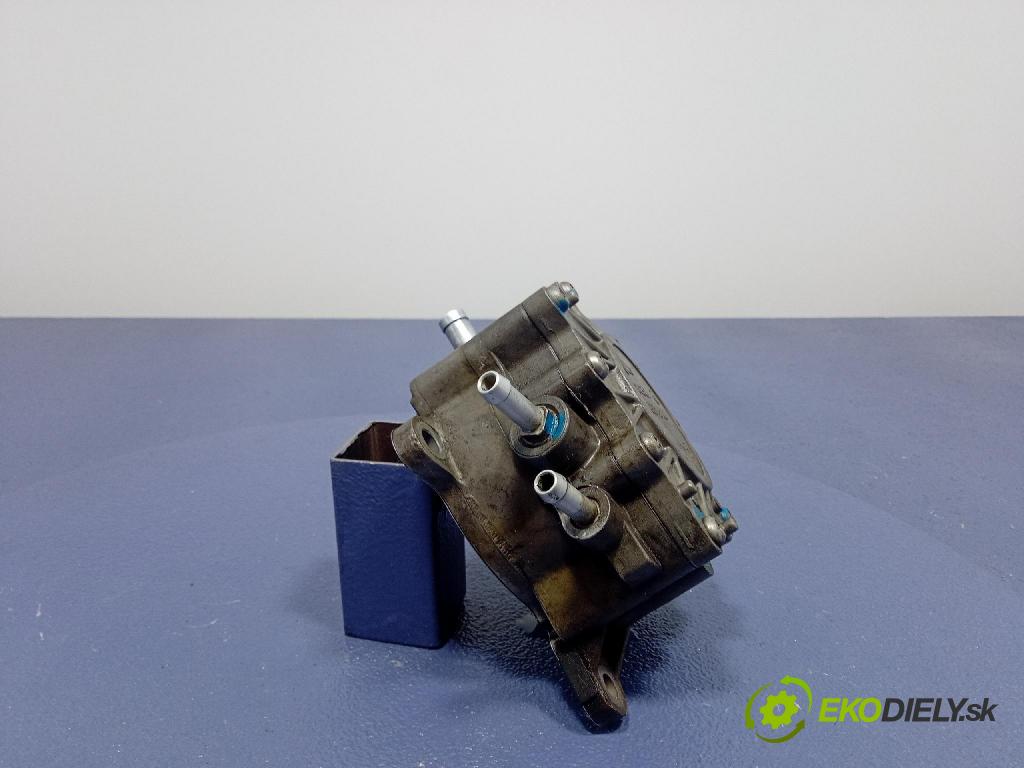 Vw Golf 2004 čerpadlo vakuová 03G145209C