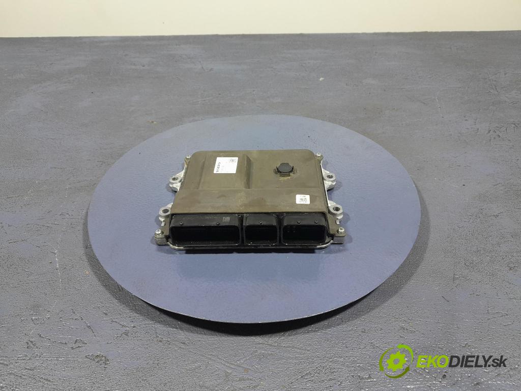 Volvo XC60 2022 riadiaca jednotka Motor: 31459638