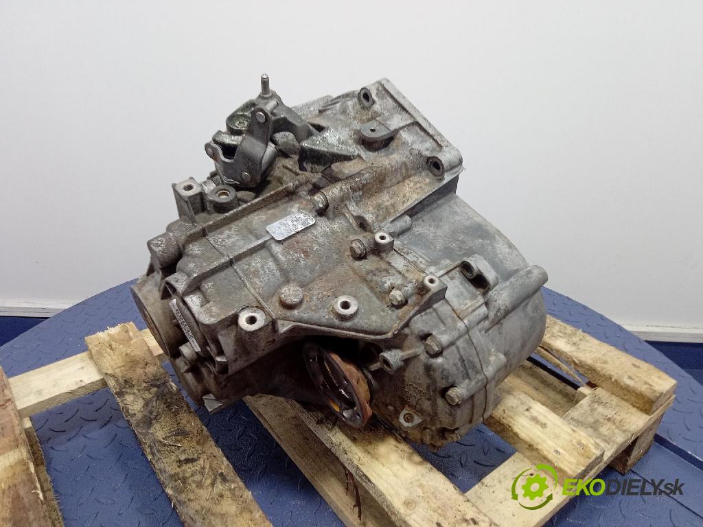 Vw Golf 2004 prevodovka Manualna GRF