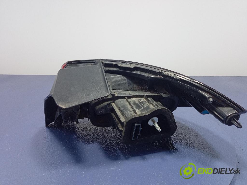 Opel Corsa f 19- 0 světlo Zad: levá Mimo: 9829317380