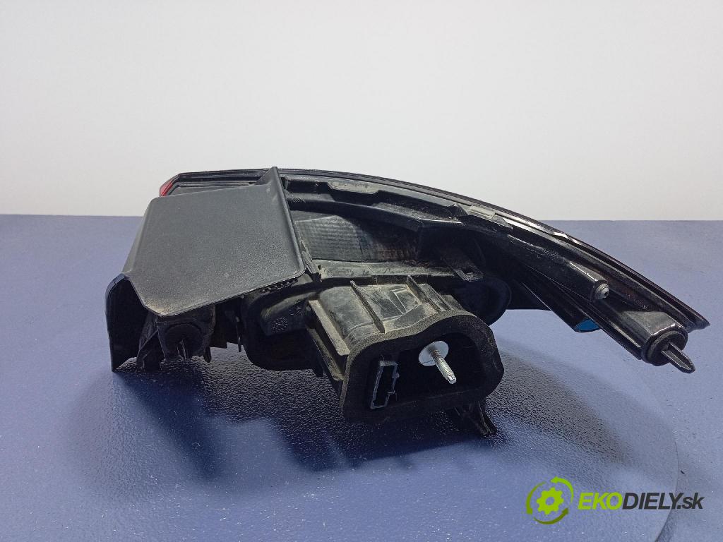 Opel Corsa f 19- 0 světlo Zad: levá Mimo: 9829317380