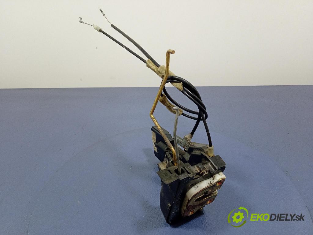 Mazda 2 2003 zámek dveře před Levý: