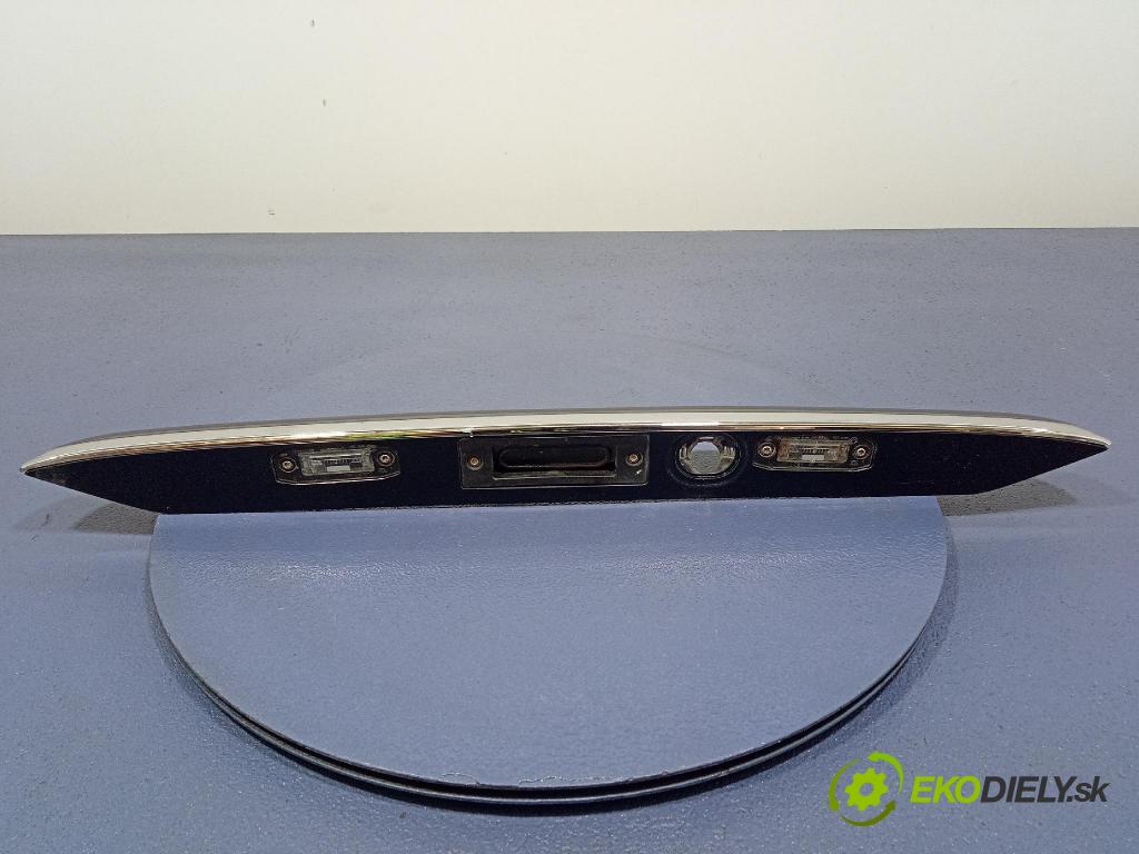 Volvo S80 2003 zaslepka: Zad: