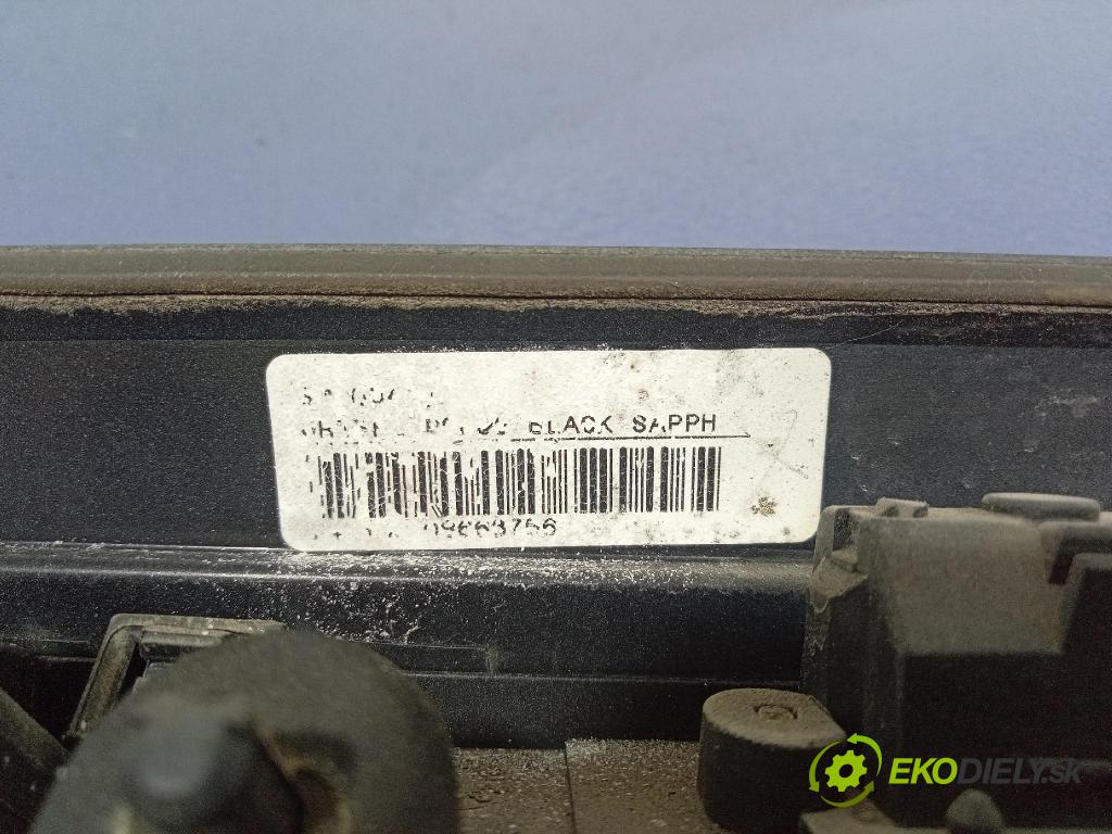 Volvo S80 2003 zaslepka: Zad: