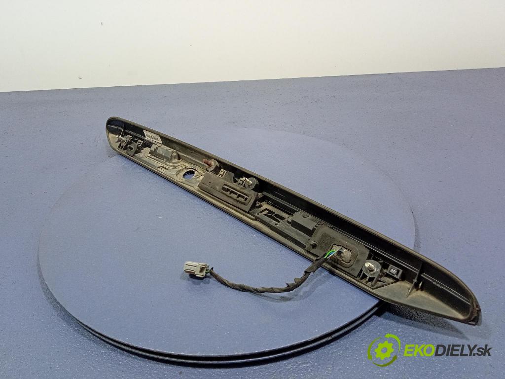 Volvo S80 2003 zaslepka: Zad: