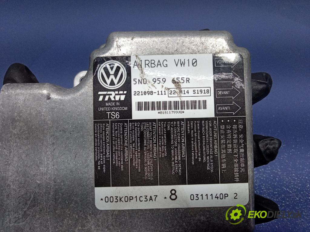 Vw Passat 2011 kokpit,přistrojova deska 3C1857003QT