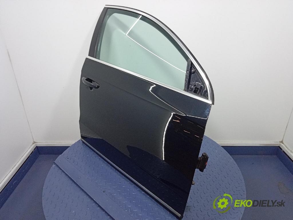 Vw Passat 2011 dveře před prave
