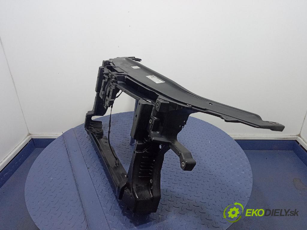 Vw Passat 2011 výztuha Čelní / stěna Přední