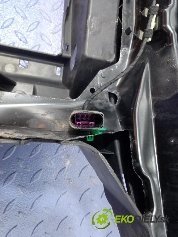 Vw Passat 2011 výztuha Čelní / stěna Přední