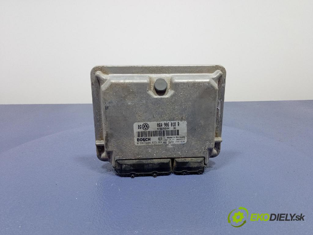 Vw Golf 1997 riadiaca jednotka Motor: 06A906018R