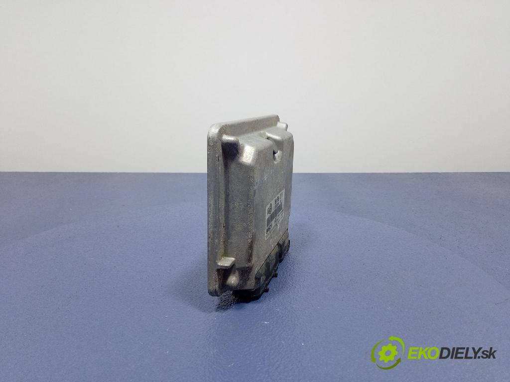 Vw Golf 1997 riadiaca jednotka Motor: 06A906018R