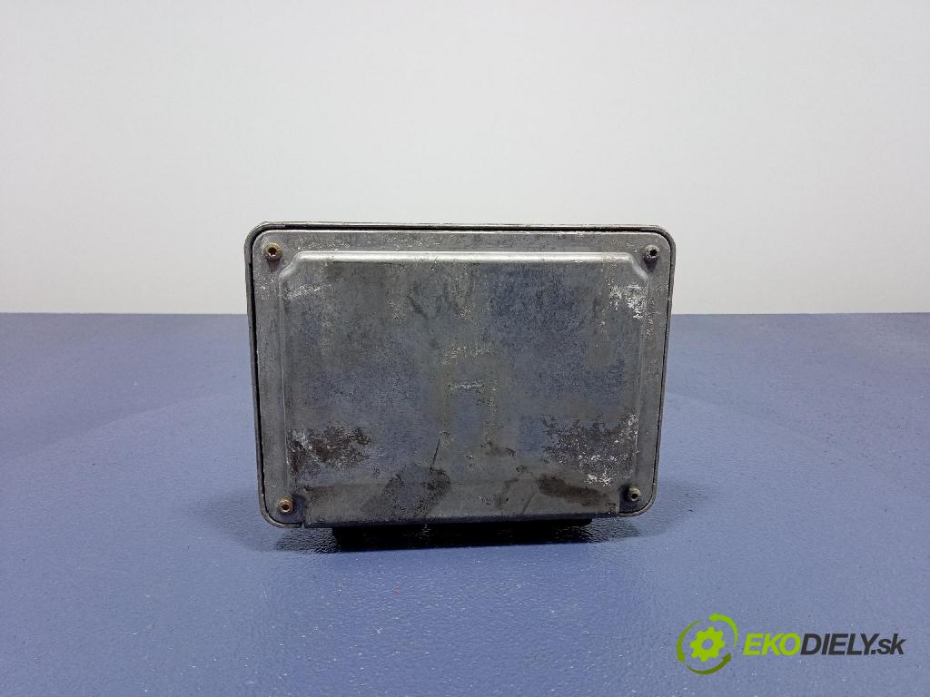 Vw Golf 1997 riadiaca jednotka Motor: 06A906018R