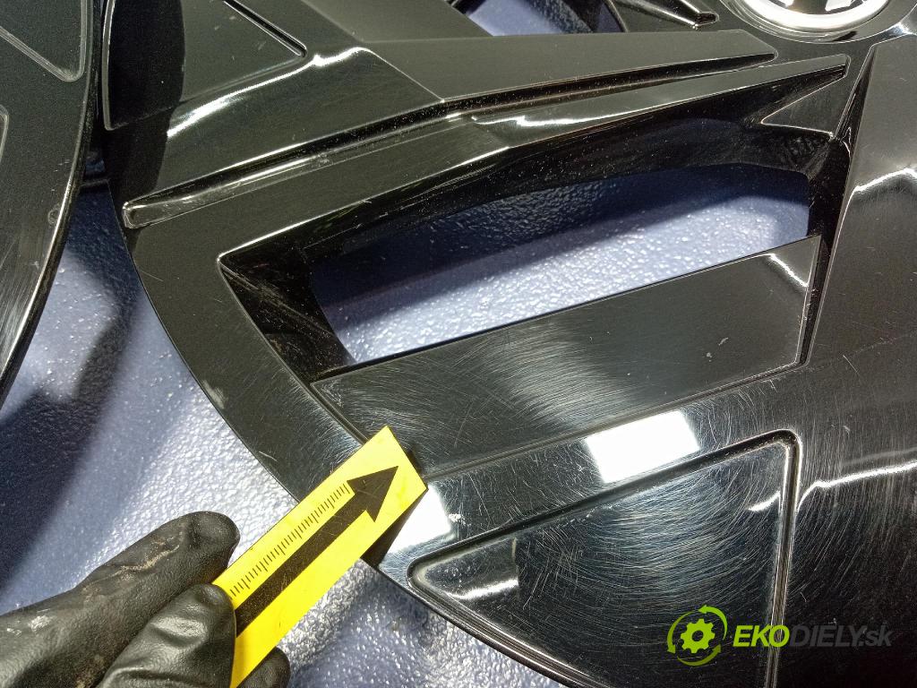 Skoda Elroq 50 2025 puklica kola: 11A601147D