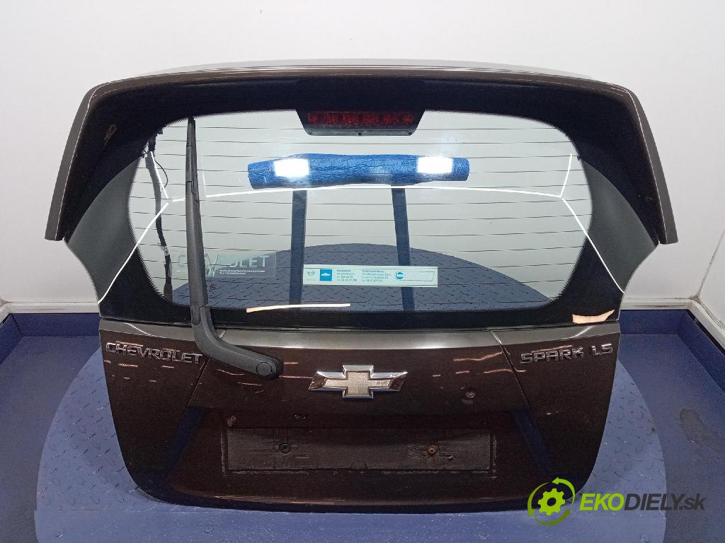 Chevrolet Spark 2011 zadní dveře kufra: kufr