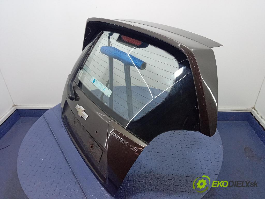 Chevrolet Spark 2011 zadní dveře kufra: kufr